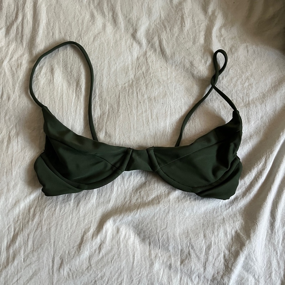 Benoa moss top